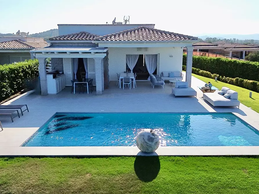 Immagine 5 di Villa in vendita  in Via Punta Saline 12/1 a Olbia