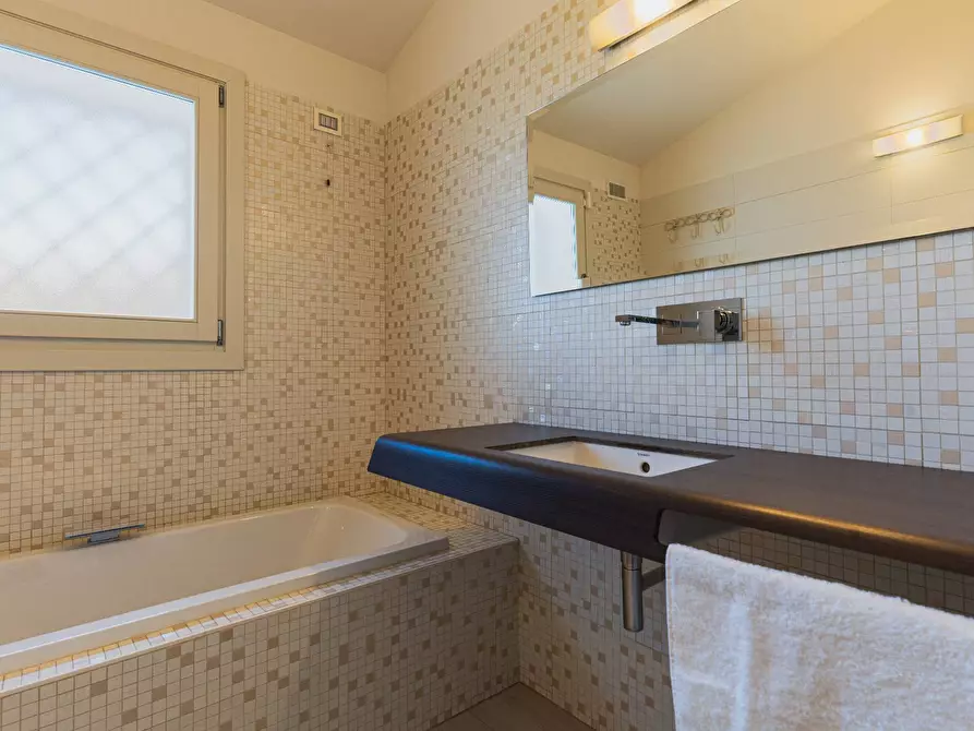 Immagine 17 di Villa in vendita  in Via Punta Saline 12/1 a Olbia