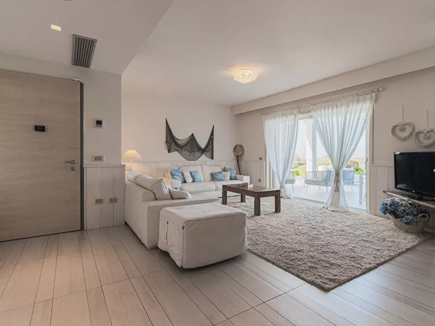 Immagine 7 di Villa in vendita  in Via Punta Saline 12/1 a Olbia