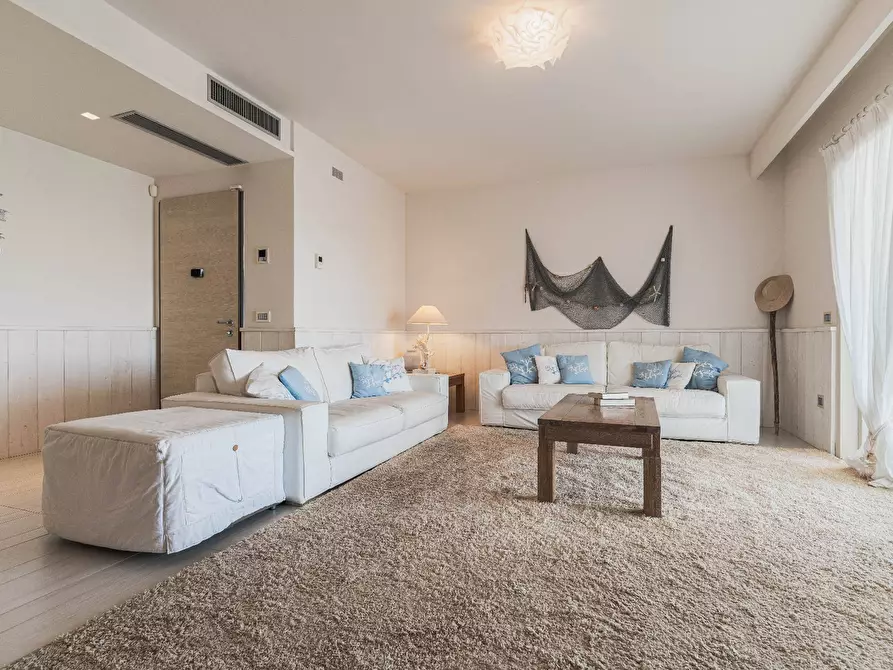 Immagine 6 di Villa in vendita  in Via Punta Saline 12/1 a Olbia