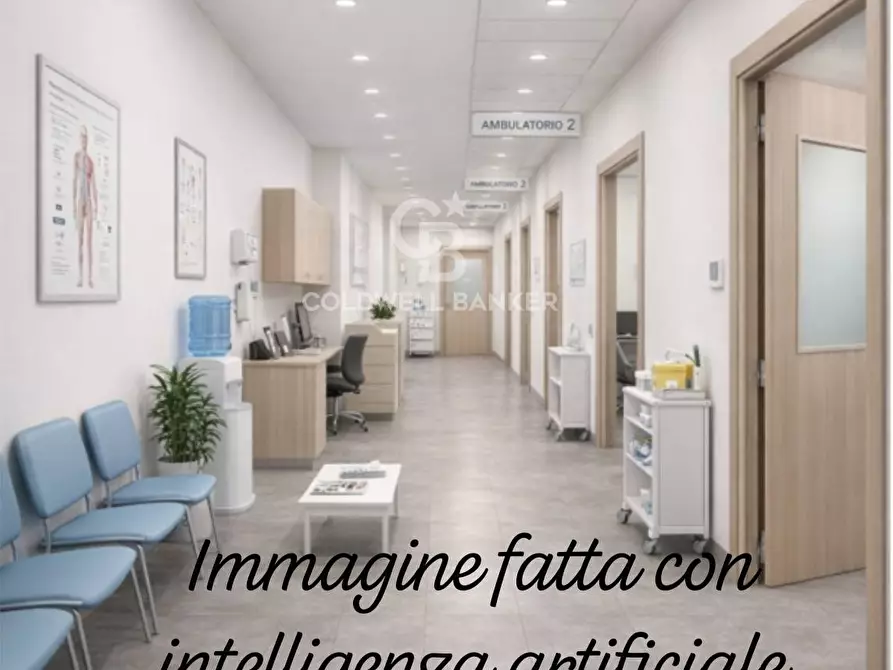 Immagine 3 di Locale commerciale in affitto  a Acireale