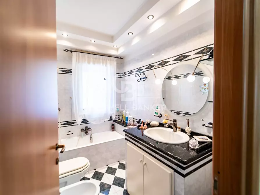 Immagine 17 di Appartamento in vendita  in Via Matteo Ragonisi, 7 a Acireale