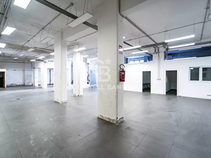 Immagine 7 di Magazzino in vendita  in Viale Mario Rapisardi 504 a Catania