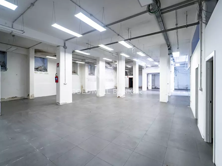 Immagine 5 di Magazzino in affitto  in Viale Mario Rapisardi a Catania