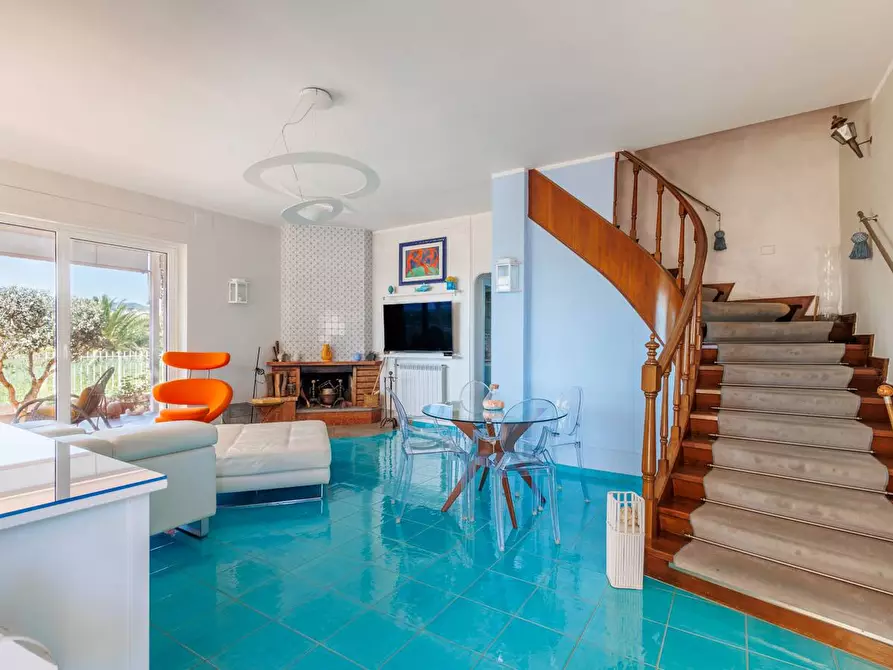 Immagine 11 di Villa in vendita  in Via Aurelia 136N a Santa Marinella