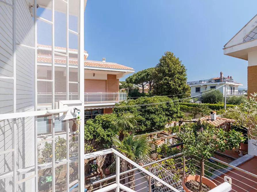 Immagine 51 di Villa in vendita  in Via Aurelia 136N a Santa Marinella