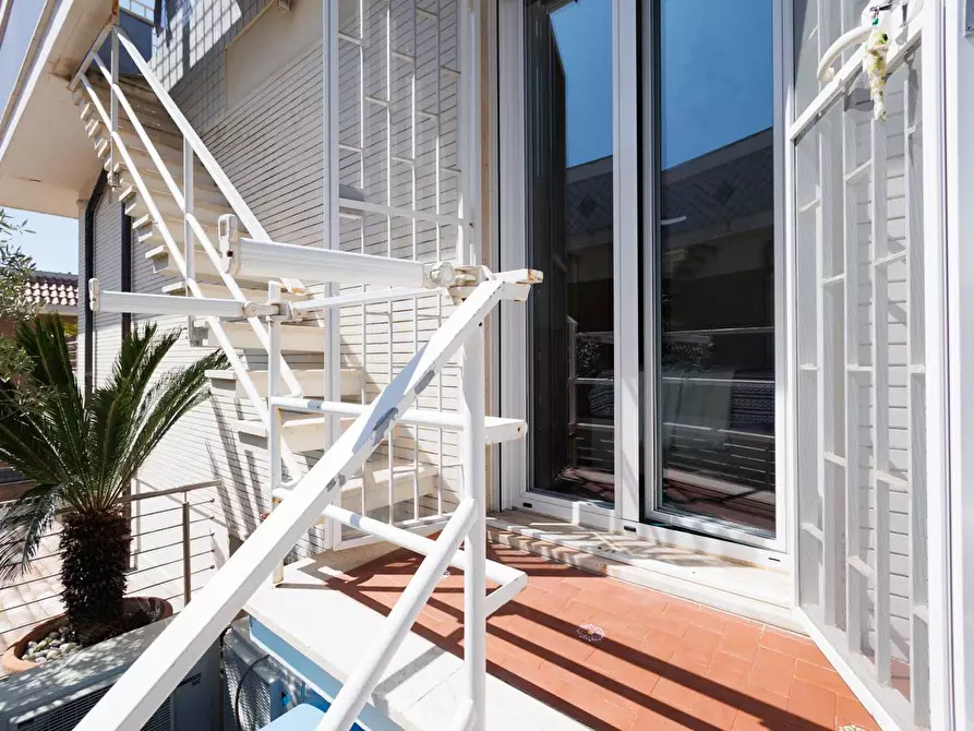 Immagine 53 di Villa in vendita  in Via Aurelia 136N a Santa Marinella