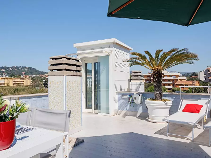 Immagine 72 di Villa in vendita  in Via Aurelia 136N a Santa Marinella