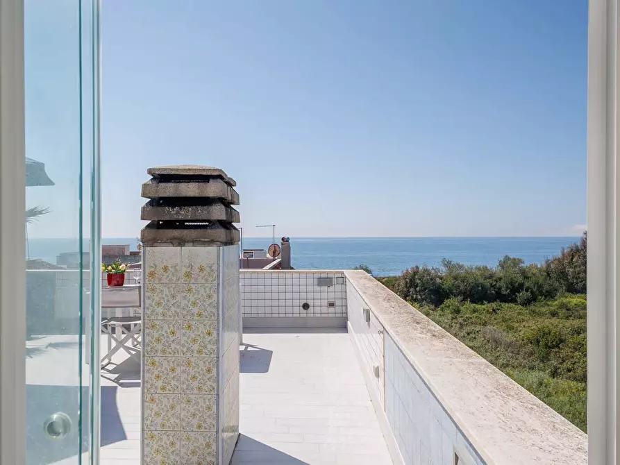 Immagine 74 di Villa in vendita  in Via Aurelia 136N a Santa Marinella