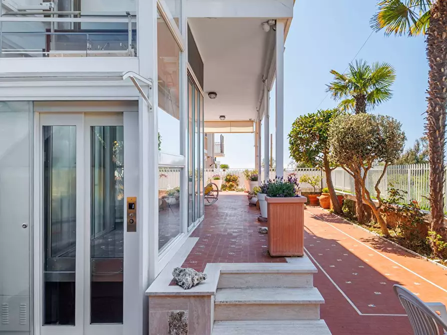 Immagine 80 di Villa in vendita  in Via Aurelia 136N a Santa Marinella