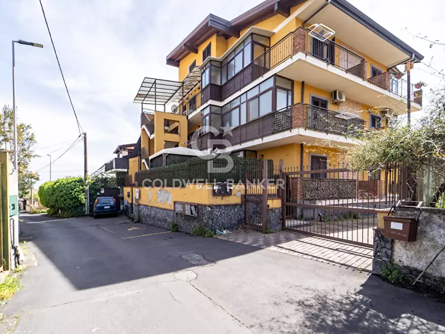 Immagine 2 di Appartamento in vendita  in Via Santa Maria dei Monti 12 a Mascalucia