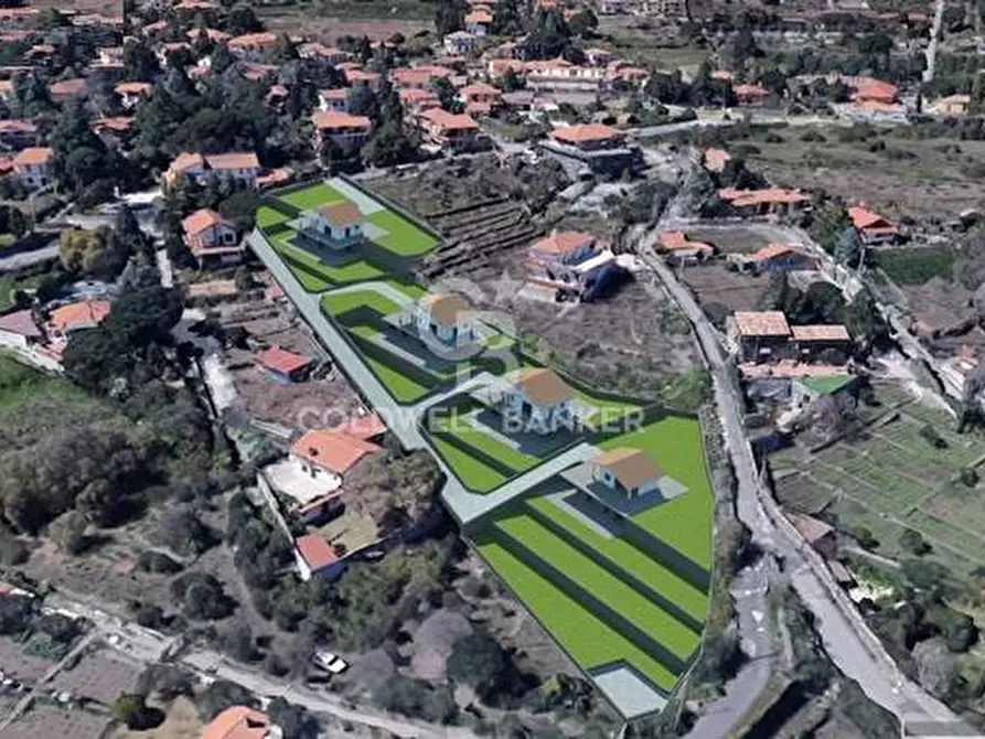 Immagine 2 di Terreno residenziale in vendita  in Via Salvo D'acquisto a Viagrande