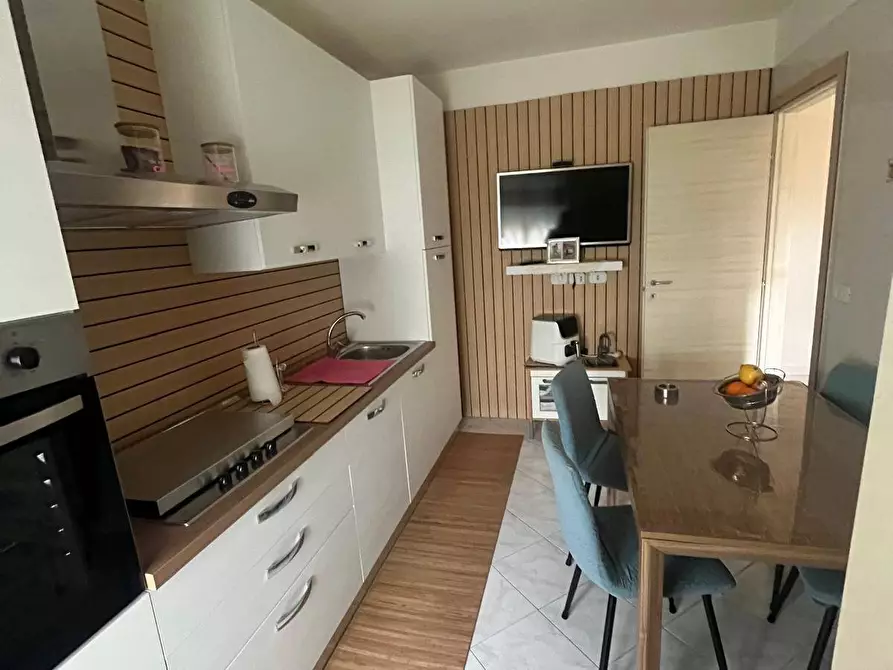 Immagine 7 di Appartamento in vendita  in Via Sant'antonio Abate a Napoli