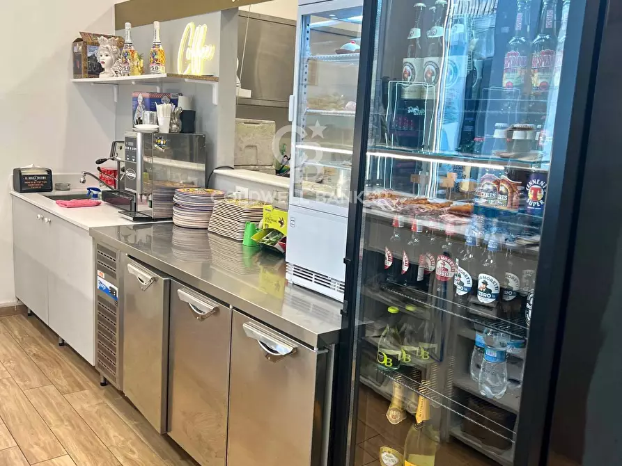 Immagine 8 di Attività commerciale in vendita  in viale latini 21 a Riccione