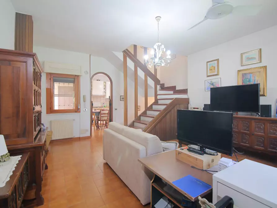Immagine 11 di Villa in vendita  in Via Giulio Belvederi 44 a Roma