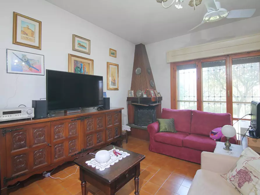 Immagine 14 di Villa in vendita  in Via Giulio Belvederi 44 a Roma