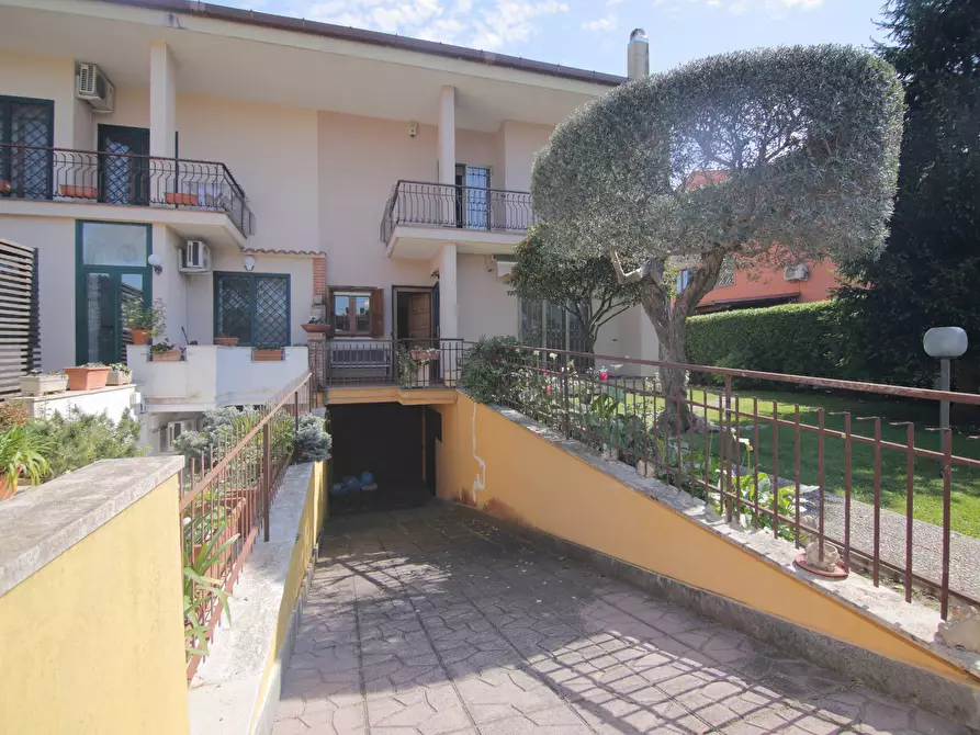 Immagine 9 di Villa in vendita  in Via Giulio Belvederi 44 a Roma