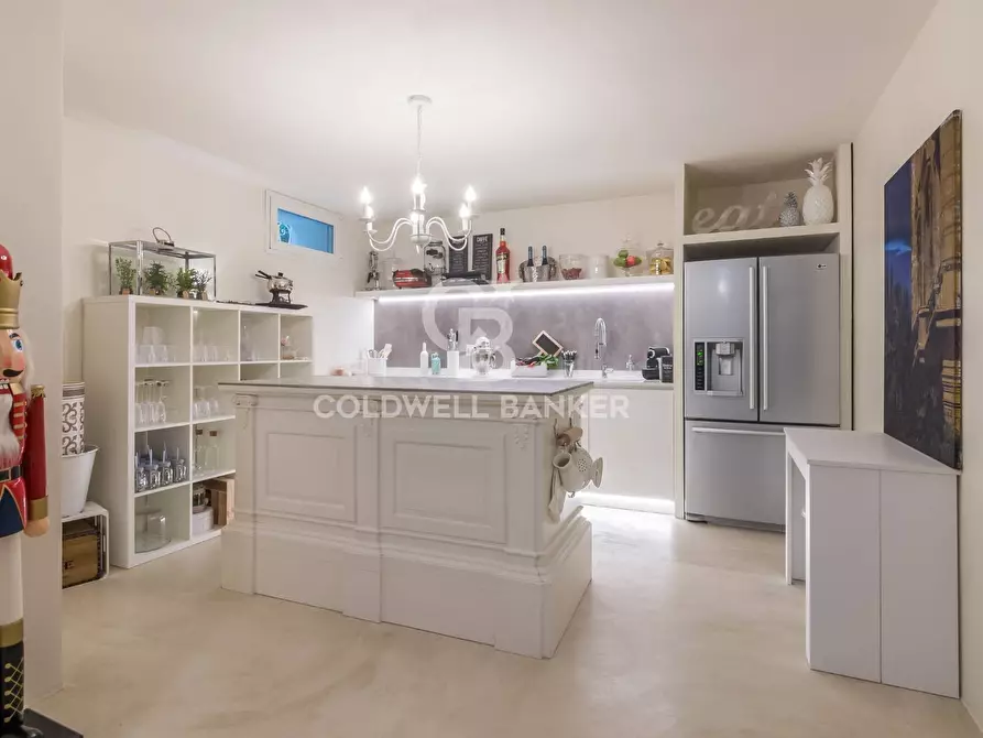 Immagine 9 di Villa in vendita  in viale oneglia 18 a Riccione