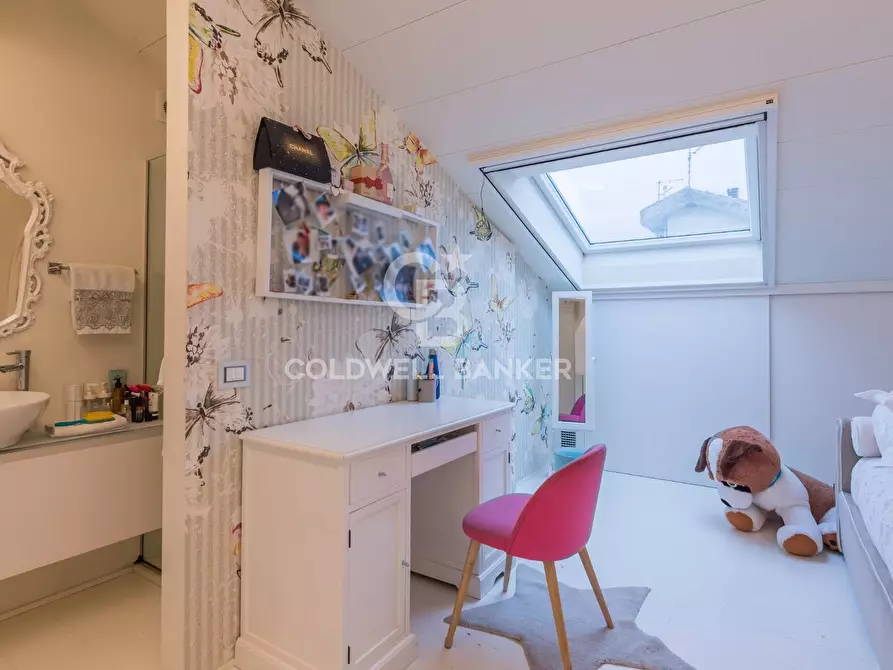 Immagine 10 di Villa in vendita  in viale oneglia 18 a Riccione