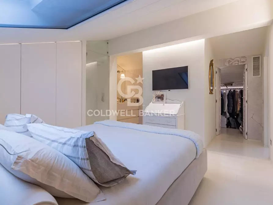 Immagine 15 di Villa in vendita  in viale oneglia 18 a Riccione