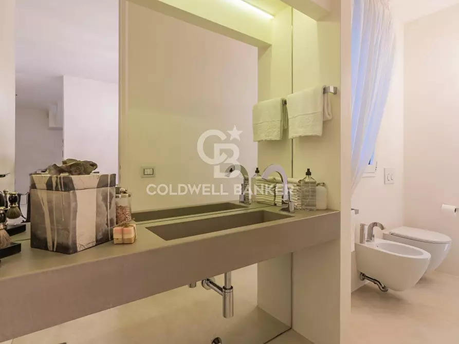 Immagine 20 di Villa in vendita  in viale oneglia 18 a Riccione