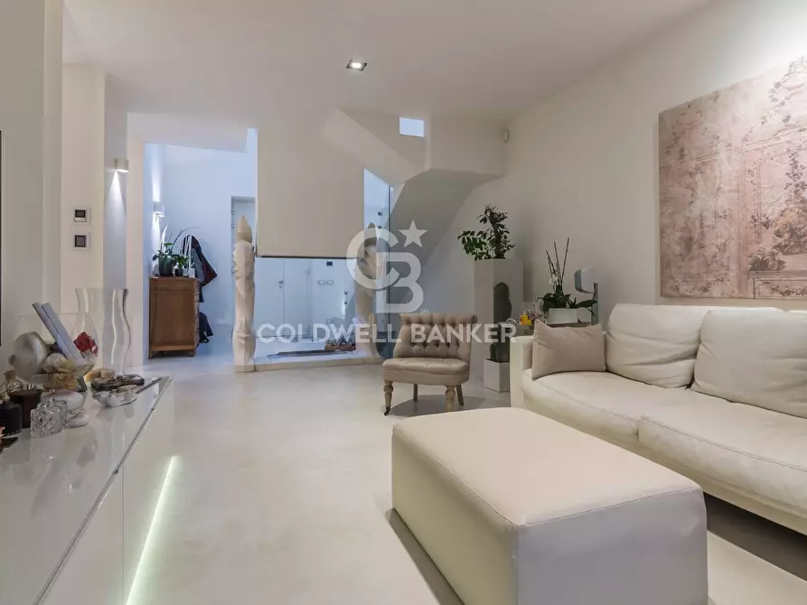 Immagine 25 di Villa in vendita  in viale oneglia 18 a Riccione