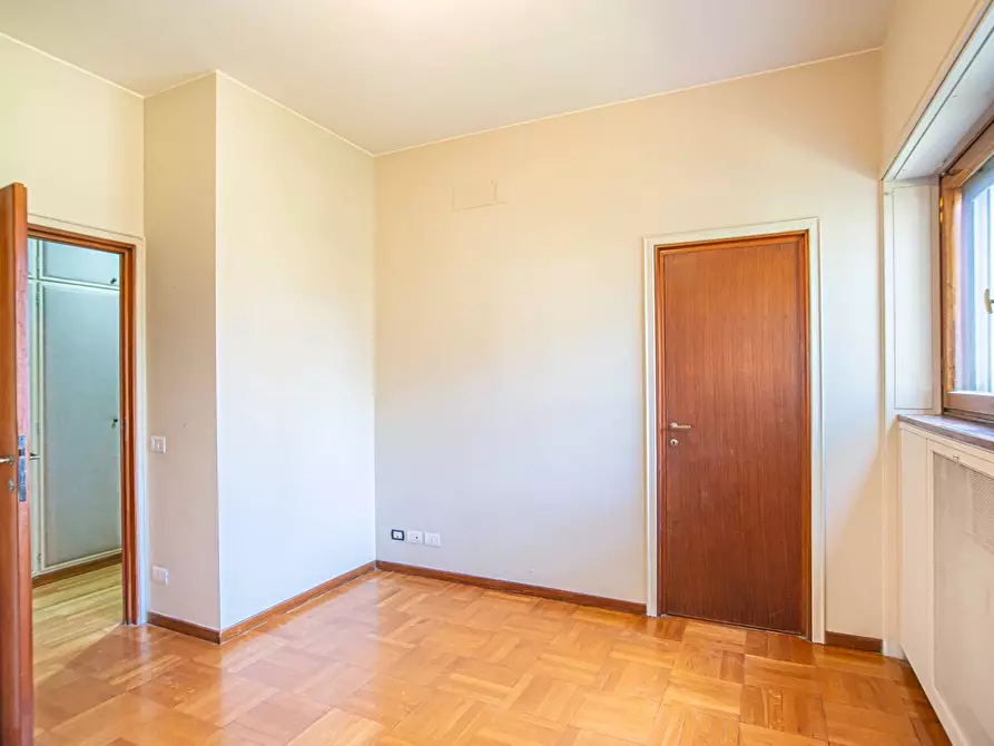 Immagine 41 di Appartamento in vendita  in Via Nomentana 373 a Roma