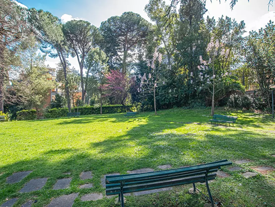 Immagine 49 di Appartamento in vendita  in Via Nomentana 373 a Roma