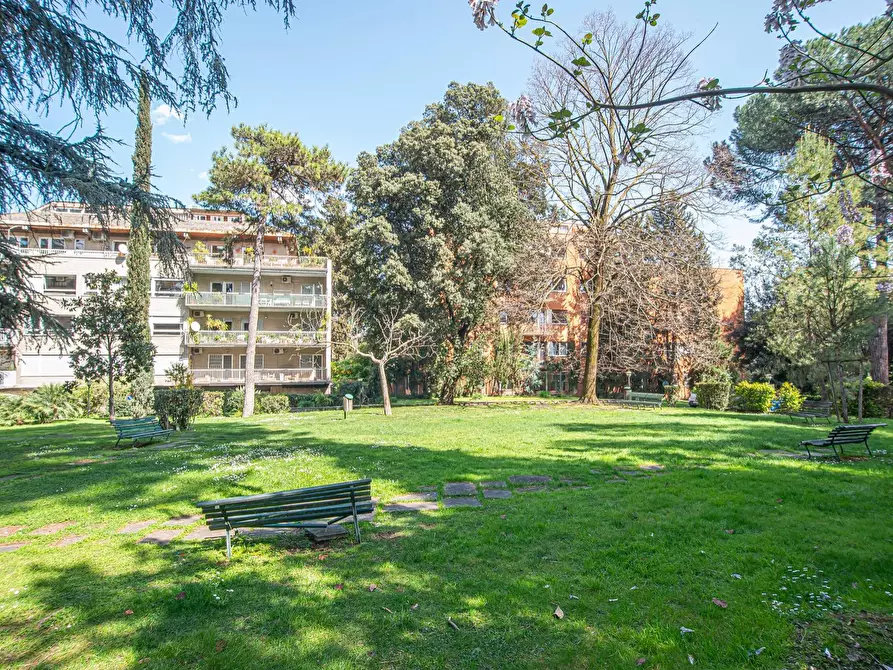 Immagine 50 di Appartamento in vendita  in Via Nomentana 373 a Roma