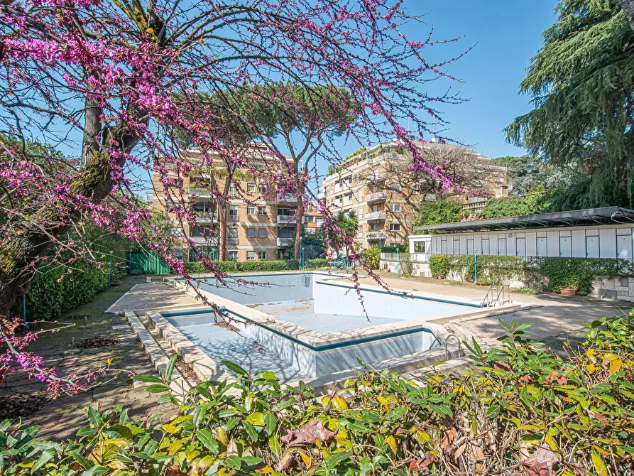 Immagine 55 di Appartamento in vendita  in Via Nomentana 373 a Roma