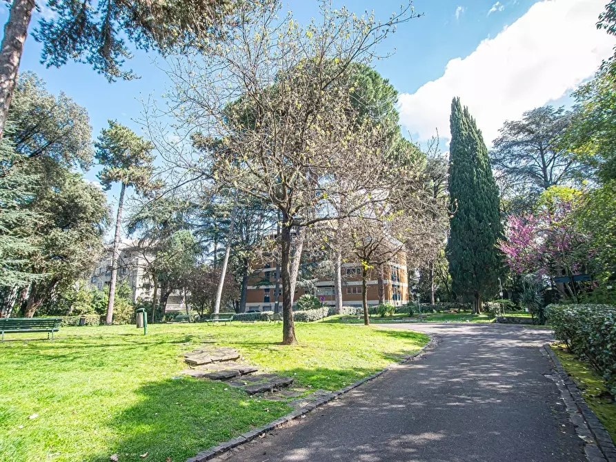 Immagine 60 di Appartamento in vendita  in Via Nomentana 373 a Roma