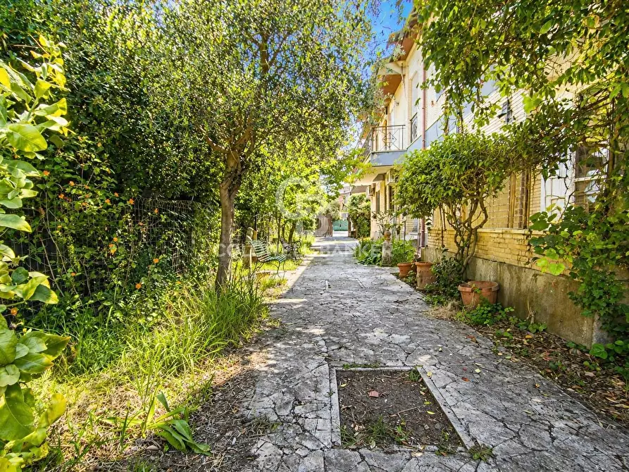 Immagine 3 di Villa in vendita  in Viale dei Navigatori 21 a Tarquinia