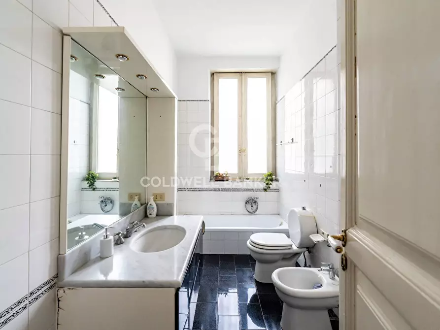 Immagine 40 di Appartamento in vendita  in VIA NICOLA FABRIZI a Catania