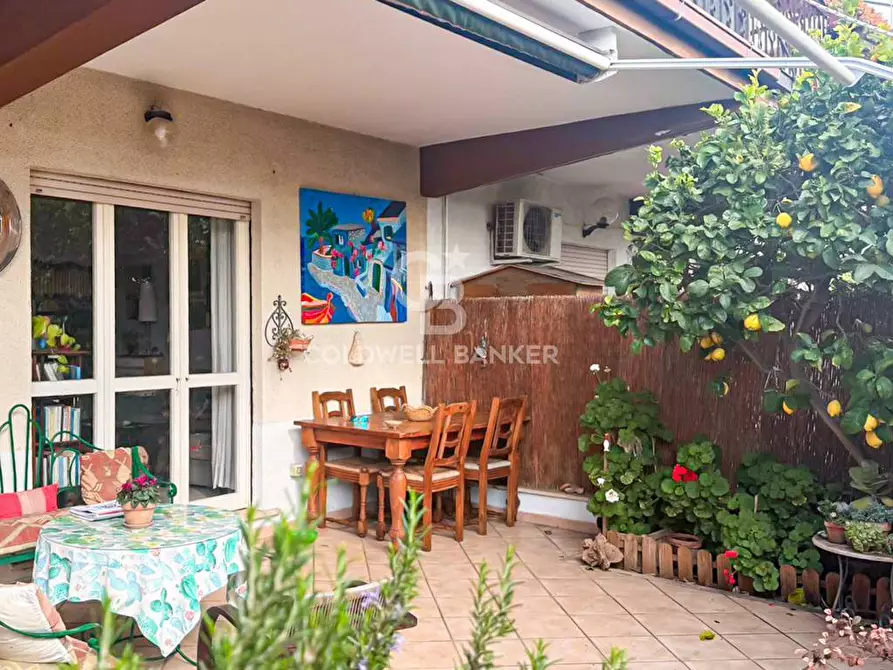 Immagine 5 di Appartamento in vendita  in via delle magnolie 60 a Santa Marinella