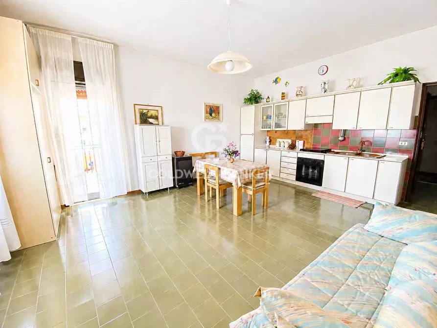 Immagine 12 di Appartamento in vendita  in Via Porticato 2 a Giardini-Naxos
