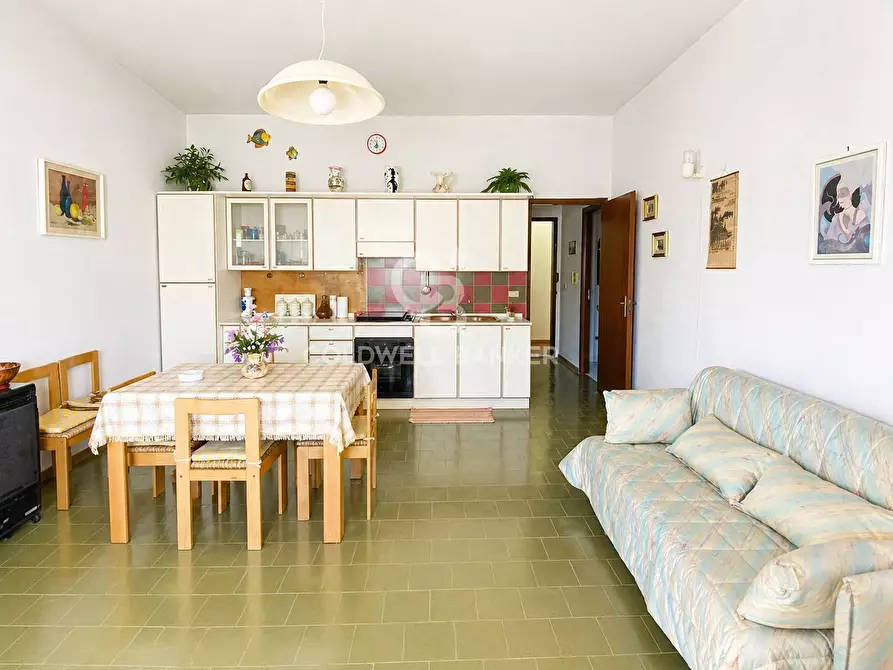 Immagine 10 di Appartamento in vendita  in Via Porticato 2 a Giardini-Naxos