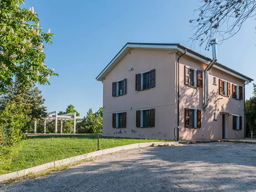 Immagine 10 di Villa in vendita  in Via San Vincenzo a Cartoceto