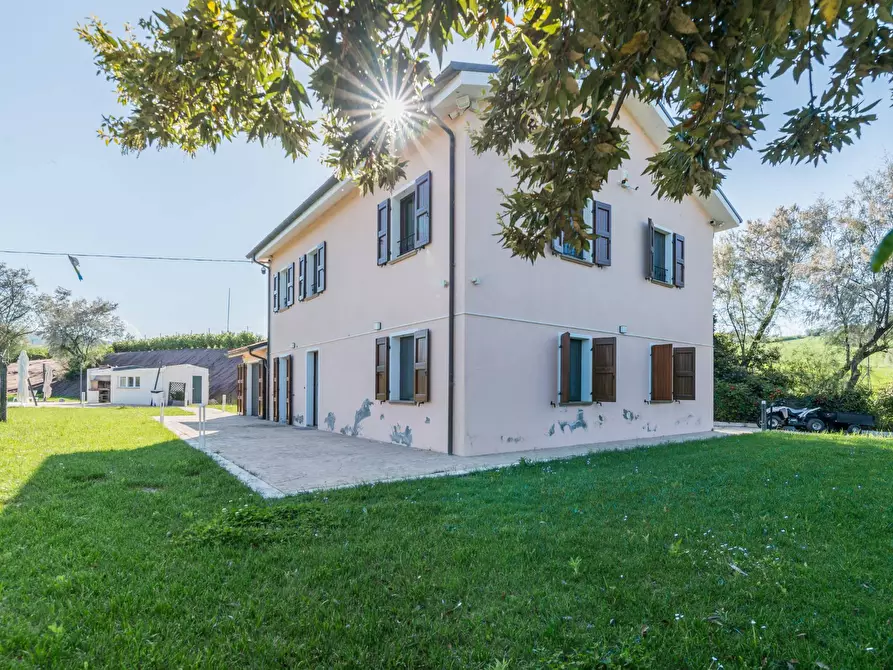 Immagine 9 di Villa in vendita  in Via San Vincenzo a Cartoceto
