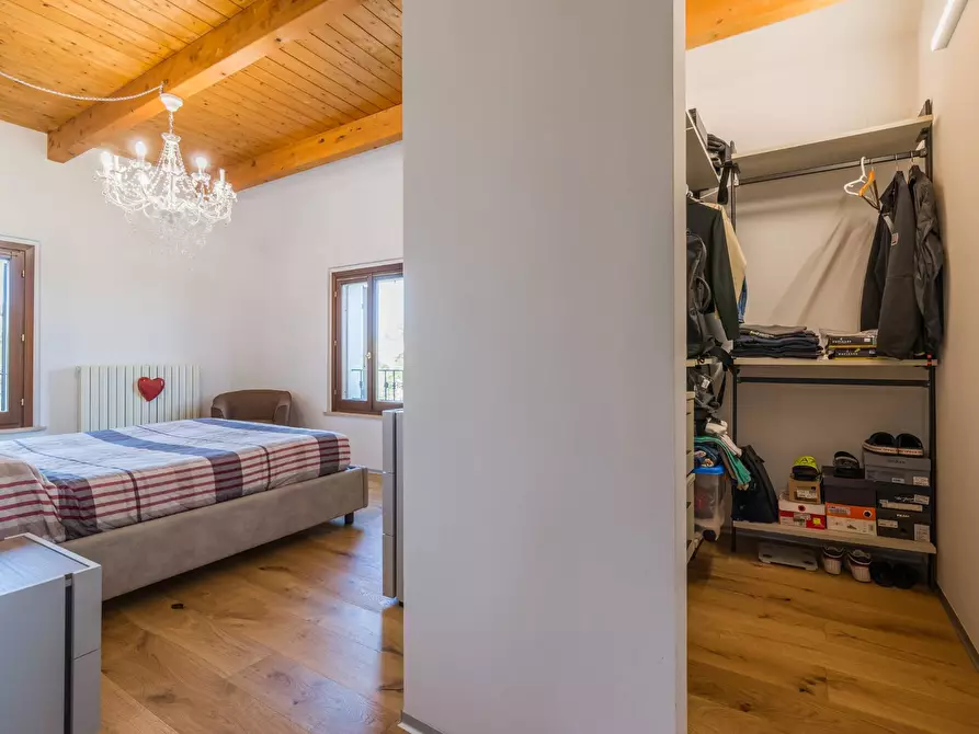 Immagine 32 di Villa in vendita  in Via San Vincenzo a Cartoceto