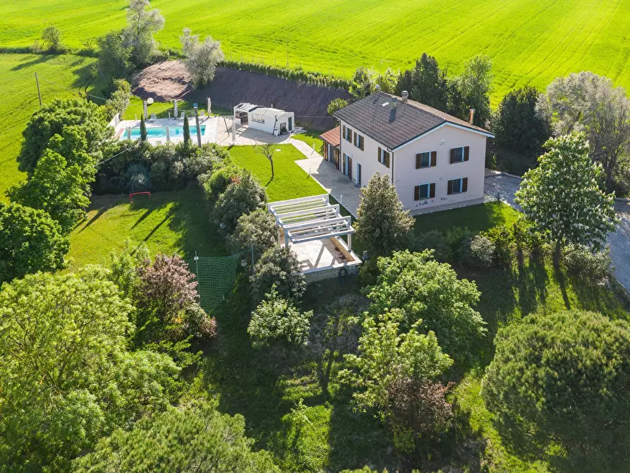 Immagine 45 di Villa in vendita  in Via San Vincenzo a Cartoceto