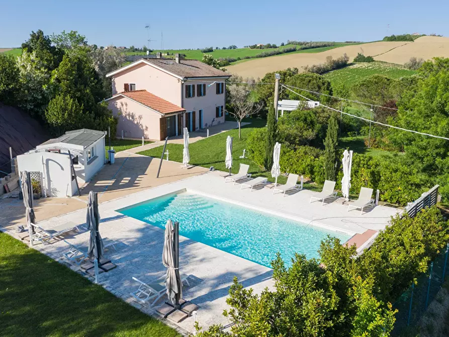 Immagine 2 di Villa in vendita  in Via San Vincenzo a Cartoceto