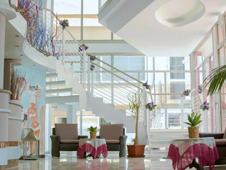 Immagine 1 di Albergo/B&B/Residence in vendita  in via facchini 9 a Cattolica