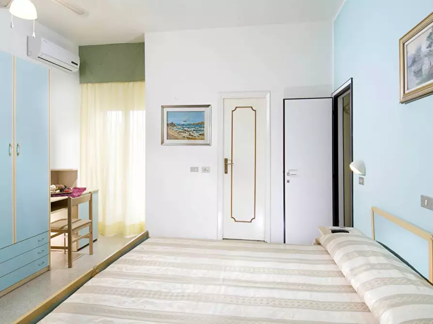 Immagine 4 di Albergo/B&B/Residence in vendita  in via facchini 9 a Cattolica