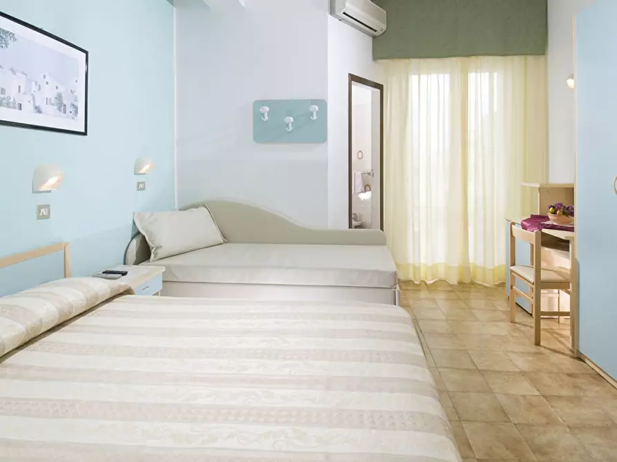 Immagine 9 di Albergo/B&B/Residence in vendita  in via facchini 9 a Cattolica