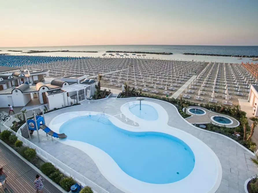 Immagine 13 di Albergo/B&B/Residence in vendita  in via facchini 9 a Cattolica