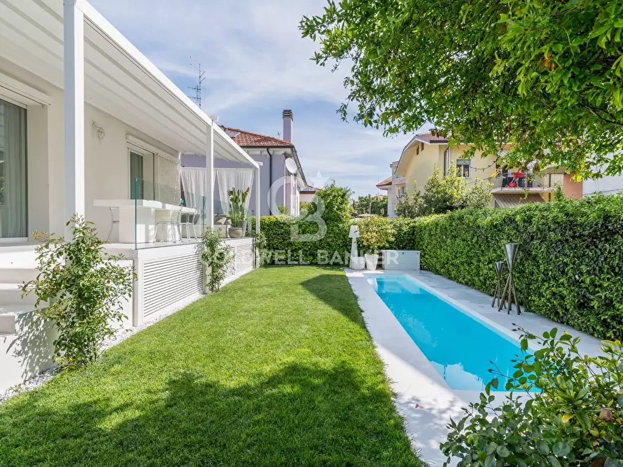 Immagine 34 di Villa in vendita  in San Lorenzo a Riccione