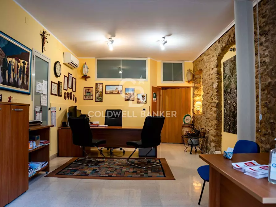 Immagine 4 di Locale commerciale in vendita  in via san filippo neri 23 a Caltagirone