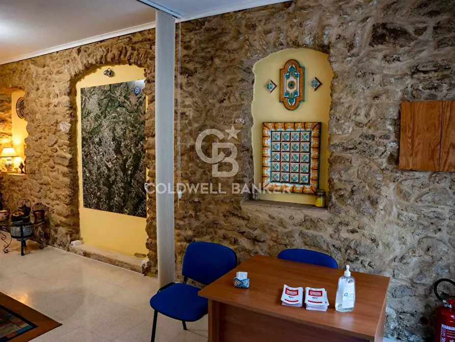 Immagine 8 di Locale commerciale in vendita  in via san filippo neri 23 a Caltagirone