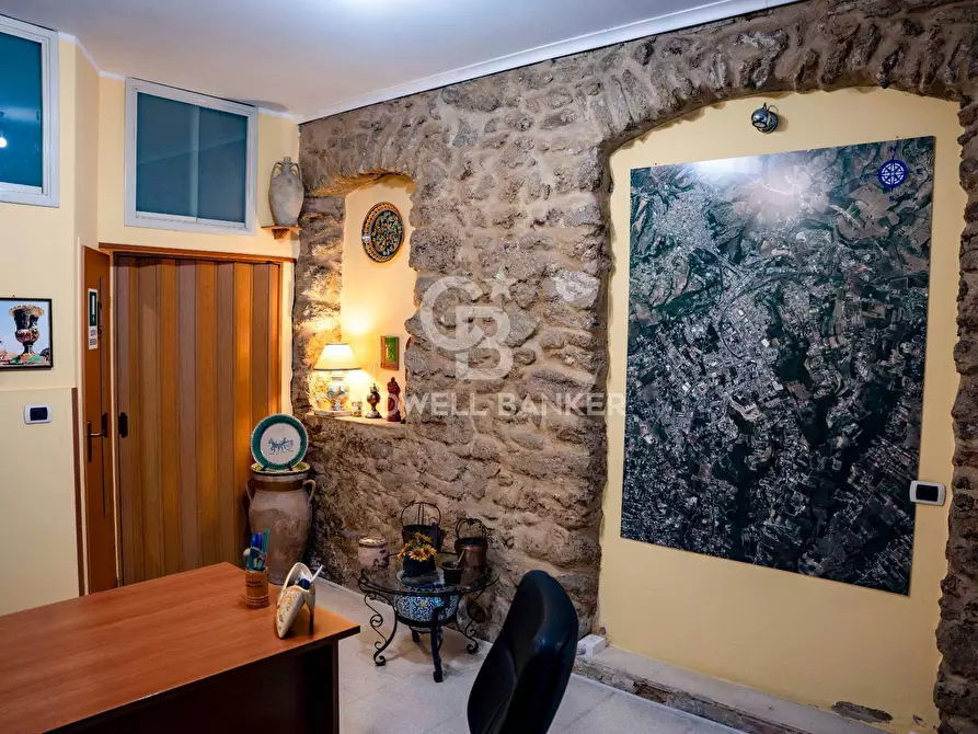 Immagine 11 di Locale commerciale in vendita  in via san filippo neri 23 a Caltagirone