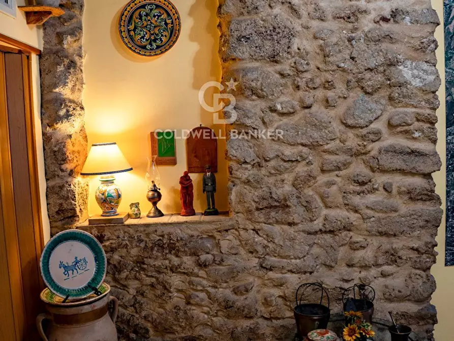 Immagine 17 di Locale commerciale in vendita  in via san filippo neri 23 a Caltagirone